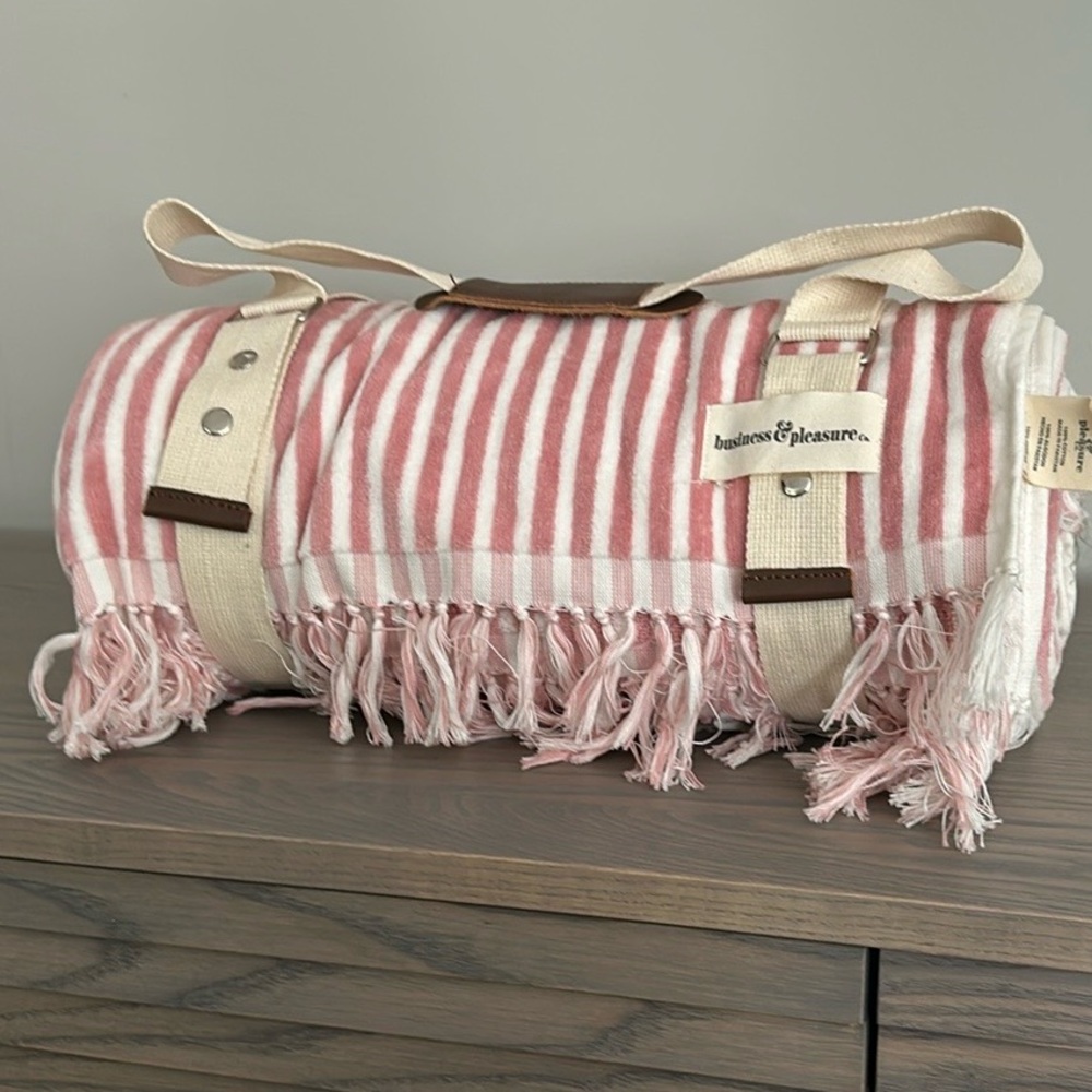 Business & Pleasure Beach Blanket Oversized Lauren's Pink Stripe